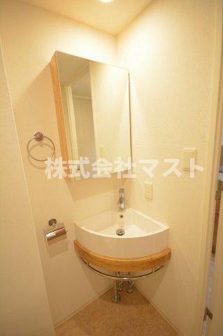 セレニテ難波プリエの洗面所