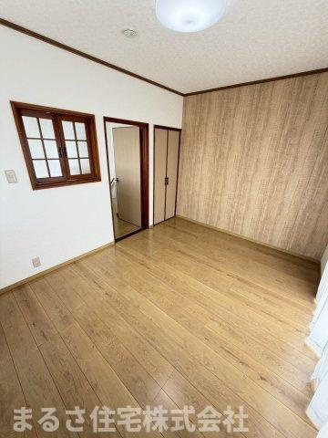 大字小松　中古戸建の洋室