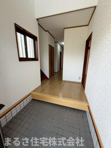 大字小松　中古戸建の玄関