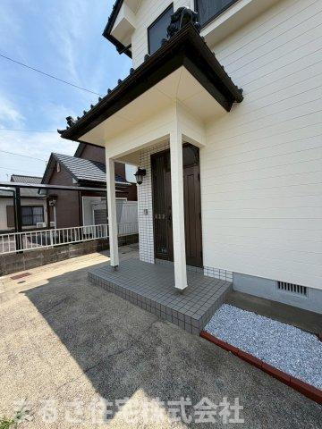 大字小松　中古戸建の駐車場