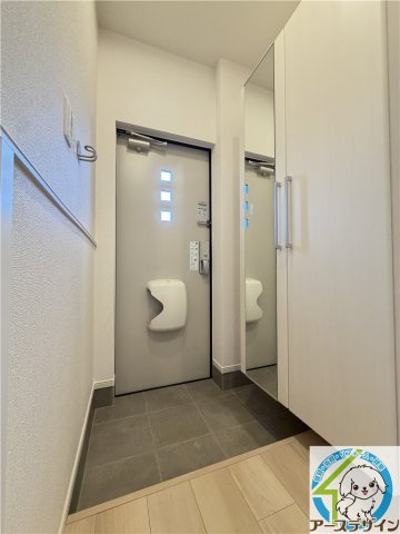 プロスペリテⅤ　B棟の玄関|同施工メーカーイメージ写真