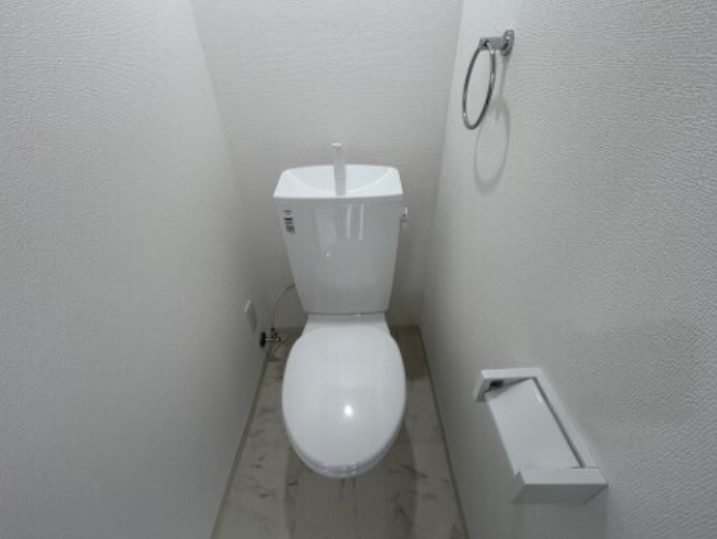 船橋市前原東２丁目の賃貸マンションのトイレ