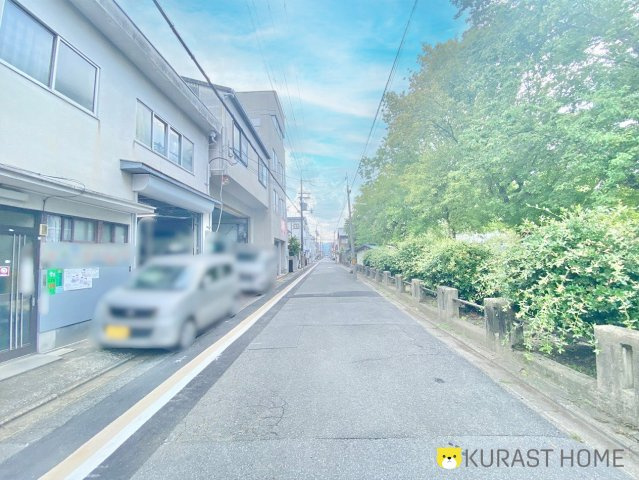 京都市南区吉祥院井ノ口町　中古戸建の前面道路含む現地写真