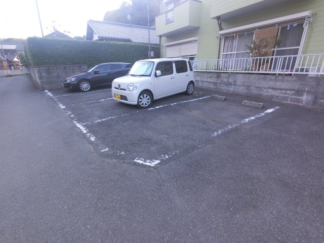 【駐車場】