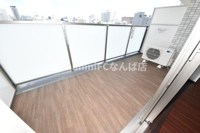 プレジオ難波のバルコニー