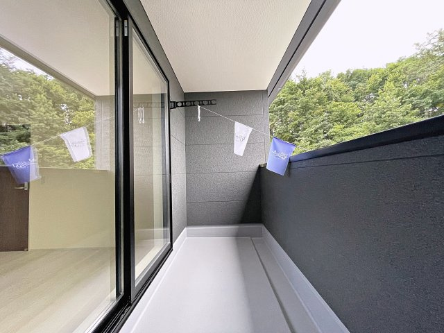 新築戸建・新築建売　郡山市安積西長久保　安積第一小・安積中のバルコニー|インナーバルコニーなので急な天候不良でも安心です！