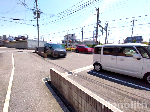 コリーヌ池上の駐車場