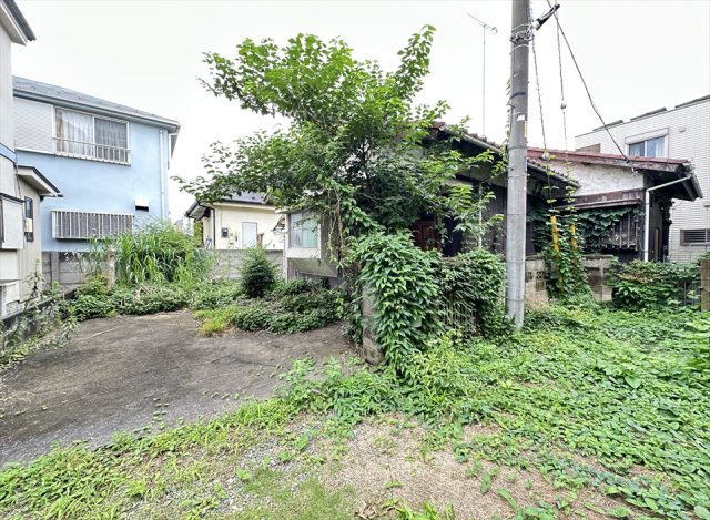 【外観】 | 新座市野火止5丁目　建築条件なし売地　全1区画　(志木本店) | 販売現地／2026年7月6日撮影　
教育施設や公園も周辺にあり、ファミリーにも嬉しい暮らしやすい街並みが広がります。