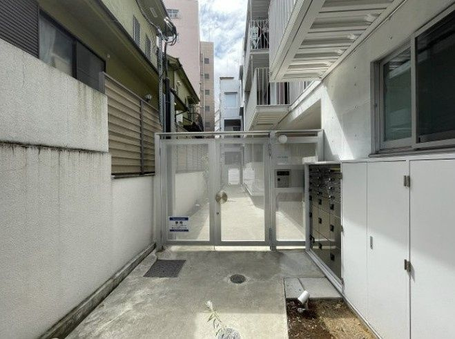 向丘・旬創館のエントランス