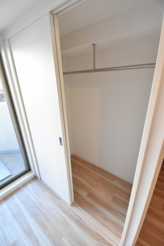 セレニテ難波プリエ　仲介手数料無料の収納