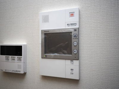【セキュリティ】 | アーバングランデ新大阪 | モニター付きインターホンです