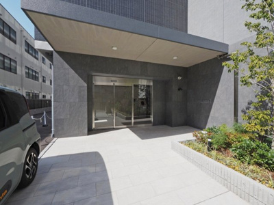 【エントランス】 | アーバングランデ新大阪 | 落ち着いたエントランスです