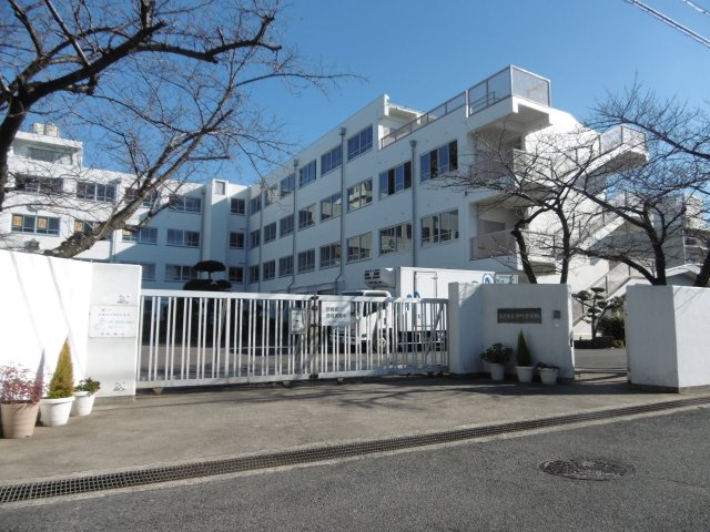 さんくれーる高槻二棟の周辺|高槻市立柳川中学校（徒歩約3分）