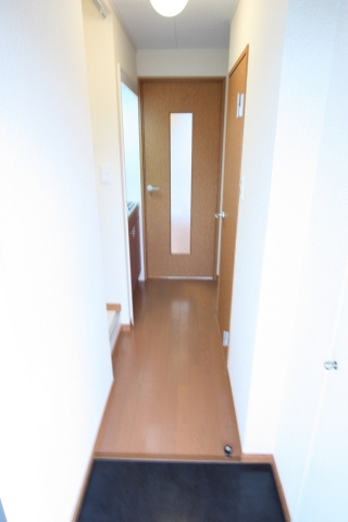 カラコレスの玄関