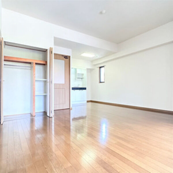 【寝室】秀明館