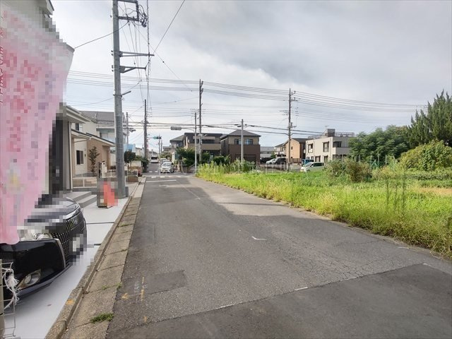 【前面道路含む現地写真】 | 川越市砂新田　全2棟　A号棟 | 都市ガス・本下水