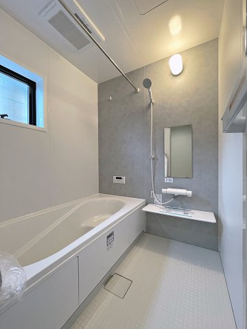 新築戸建・新築建売　郡山市安積西長久保　安積第一小・安積中の浴室|浴室乾燥機付き＆小窓付きなのでカビの発生を抑制！浴室を清潔に保つことができます！