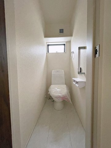 新築戸建・新築建売　郡山市安積西長久保　安積第一小・安積中のトイレ|各階にございますので、朝の混雑時や夜中の利用も安心です！