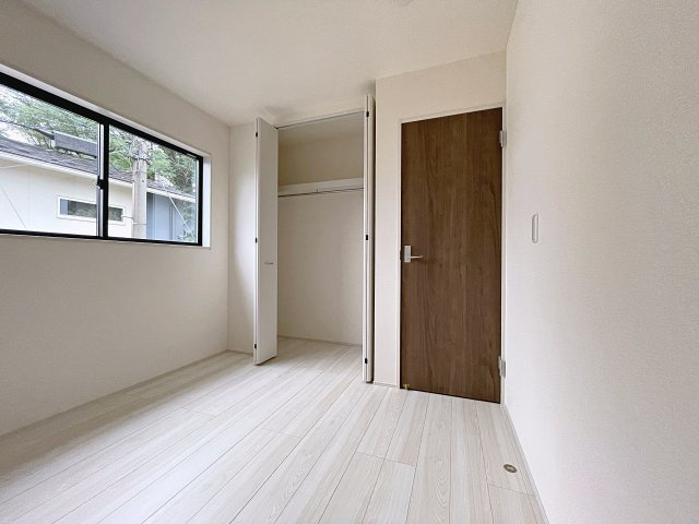 新築戸建・新築建売　郡山市安積西長久保　安積第一小・安積中の洋室|全居室収納完備！収納が多いとお部屋もスッキリ！お荷物が多くても安心です！