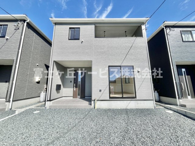 【外観】 | 浜松市浜名区引佐町井伊谷 2期 新築一戸建て 2号棟 | 現在建築中の外観画像です。ご内覧は同じメーカーの完成物件へご案内いたしますので、いつでもご相談ください！