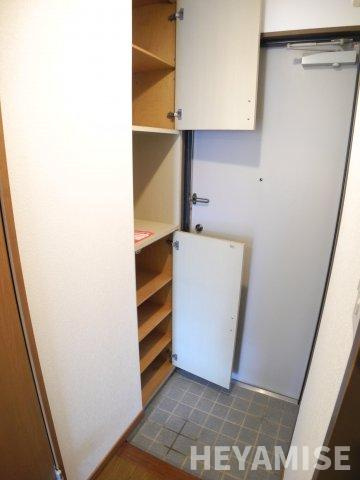 TSビルの玄関|※反転間取りの別のお部屋の写真です※