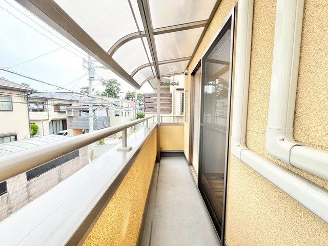 【バルコニー】 | 豊中市服部南町中古戸建 | こちらのサイトに掲載されている全ての物件が、当社にてご紹介可能です！気になる物件がありましたら、弊社スタッフまでお気軽にお問合せ下さいま