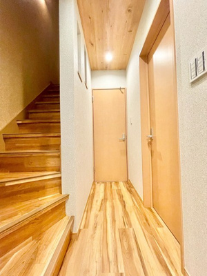 【内装】 | 豊中市服部南町中古戸建 | こちらの物件近くの教育施設や、スーパー・公園など、物件周辺の住環境を併せてご案内させて頂きます。ぜひ、現地での暮らしをイメージなさって下さい！