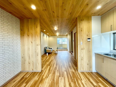 【内装】 | 豊中市服部南町中古戸建 | 現在ご返済中のカーローン・カードローン・教育ローンなどを住宅ローンに一本化したり、家具家電購入費用・引越し費用を住宅ローンと組み合わせるなど、お客さまにメリットの多い住宅ローンのご提案が可能です。