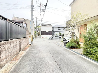 【周辺】 | 豊中市服部南町中古戸建 | 現在ご返済中のカーローン・カードローン・教育ローンなどを住宅ローンに一本化したり、家具家電購入費用・引越し費用を住宅ローンと組み合わせるなど、お客さまにメリットの多い住宅ローンのご提案が可能です。