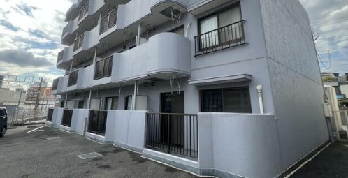 飯田マンションのエントランス