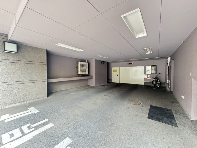 シェモア松戸の駐車場