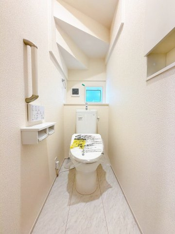 【トイレ】 | 前橋市北代田町　新築住宅 | 清潔感にあふれた空間と機能的な洗浄装置。毎日何度も使う場所だから快適に。便利に。