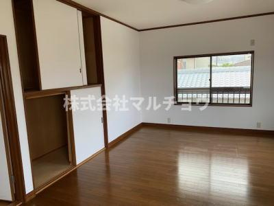 南紀の台戸建ての洋室|落ち着いた色調の洋室です