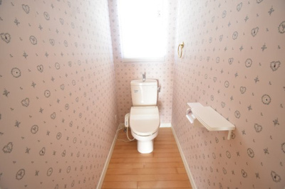 【トイレ】 | 鹿屋市西原2丁目　中古戸建 | 2F