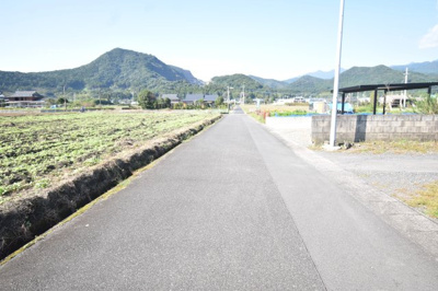 【前面道路含む現地写真】 | 鹿屋市西原2丁目　中古戸建