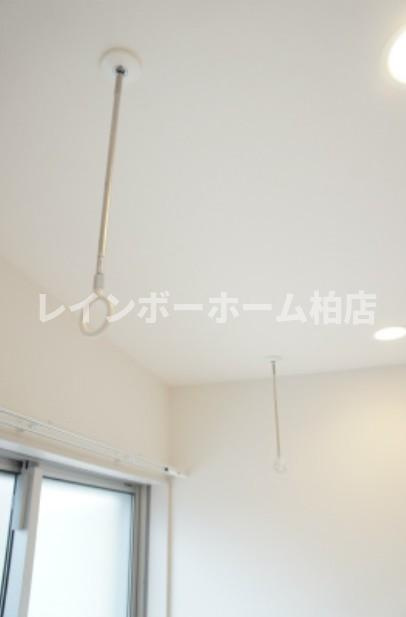 仲介手数料（賃料の1.10ヵ月）の50％OFF対象物件！の設備|室内物干しです