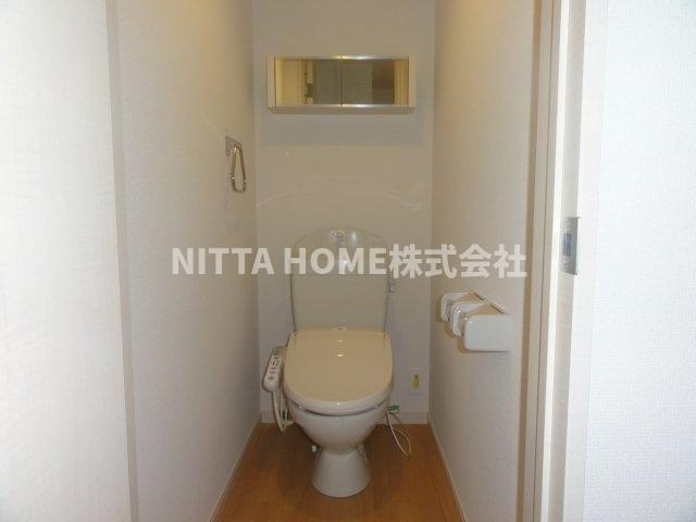 明倫館のトイレ|温水洗浄付きのトイレです◇