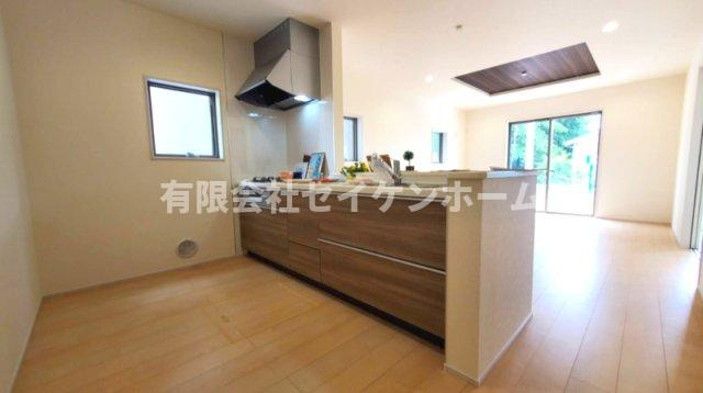 寄居町　新築住宅　南西角地日当たり良好‼のキッチン