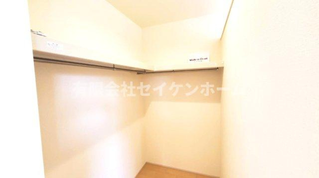 寄居町　新築住宅　南西角地日当たり良好‼の収納