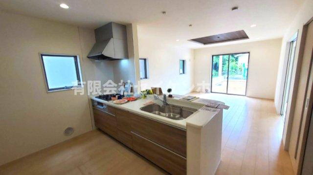 寄居町　新築住宅　南西角地日当たり良好‼のキッチン