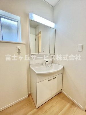 【独立洗面台】 | 浜松市中央区村櫛町 新築一戸建て 1号棟 | 独立洗面台です