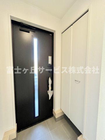 【玄関】 | 浜松市中央区村櫛町 新築一戸建て 1号棟 | 玄関です