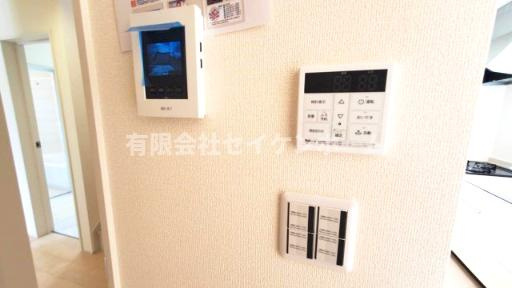 寄居　新築住宅２号棟　カースペ－ス５台可‼の防犯設備