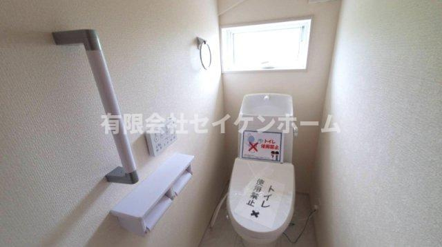 寄居　新築住宅２号棟　カースペ－ス５台可‼のトイレ