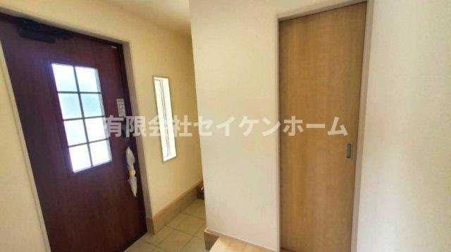 寄居　新築住宅２号棟　カースペ－ス５台可‼の玄関