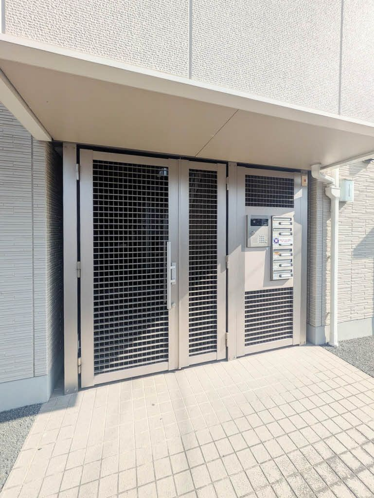 熊本市東区御領２丁目のアパートのエントランス