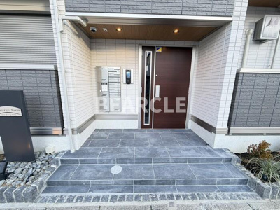 【エントランス】 | エンラージ西院 | 毎日通るエントランスはこのようになっています
