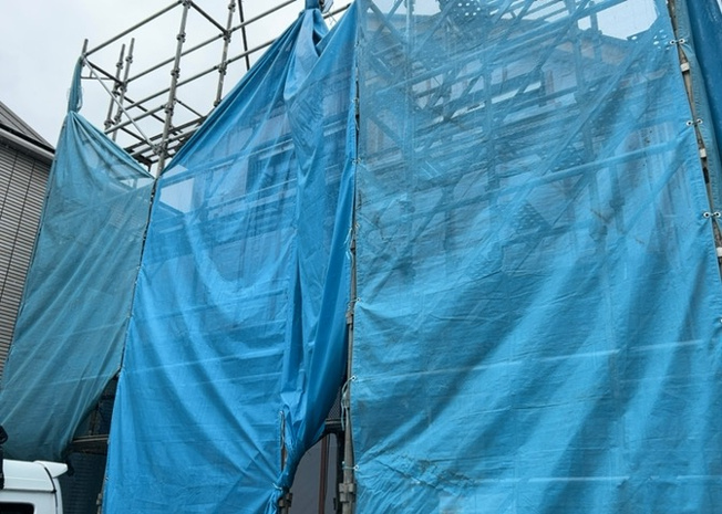【バルコニー】 | バルコニーは、室外の専用スペースのうち、「屋根がなく開放された空間」であるものを指します。ベランダより広いタイプのものが多く、日当たりもよいため家庭菜園などを楽しみたい人にとって適した環境となります。