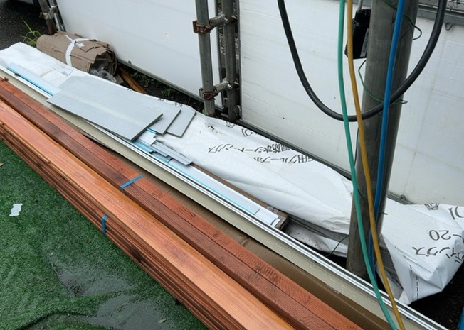 【設備】 | 敷地内には、散水栓や立水栓があります。水道水を直接利用できるため、水を運ぶ手間を省くことが出来ます。大量の水を必要とする洗車作業や清掃などに役立ちます。その他設備とあわせて、現地でご確認ください。