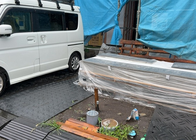 【駐車場】 | 駐車場と明記されていても、最小スペースでつくられた駐車場だと大型車は駐車できなかったり、出入りしにくくなったりする可能性があります。お車のサイズと購入したい物件の駐車場のサイズを現地で確認しましょう。